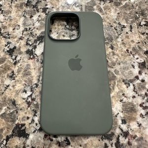 Apple Silicone MagSafe Case iPhone 14 Pro